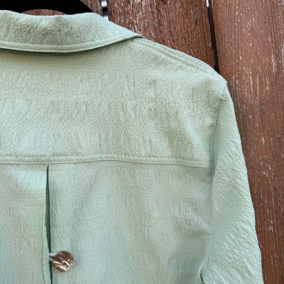 MULTIPLES Women’s Light Green Textured Button Down Tunic Top Shirt Size Medium - Picture 11 of 11